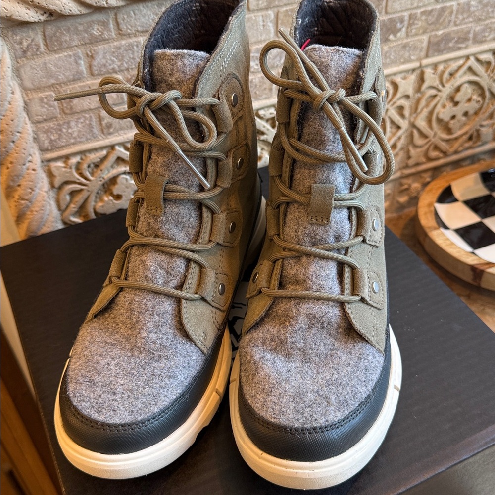 💚🦌 Women’s Sorel Explorer II Joan Felt WP